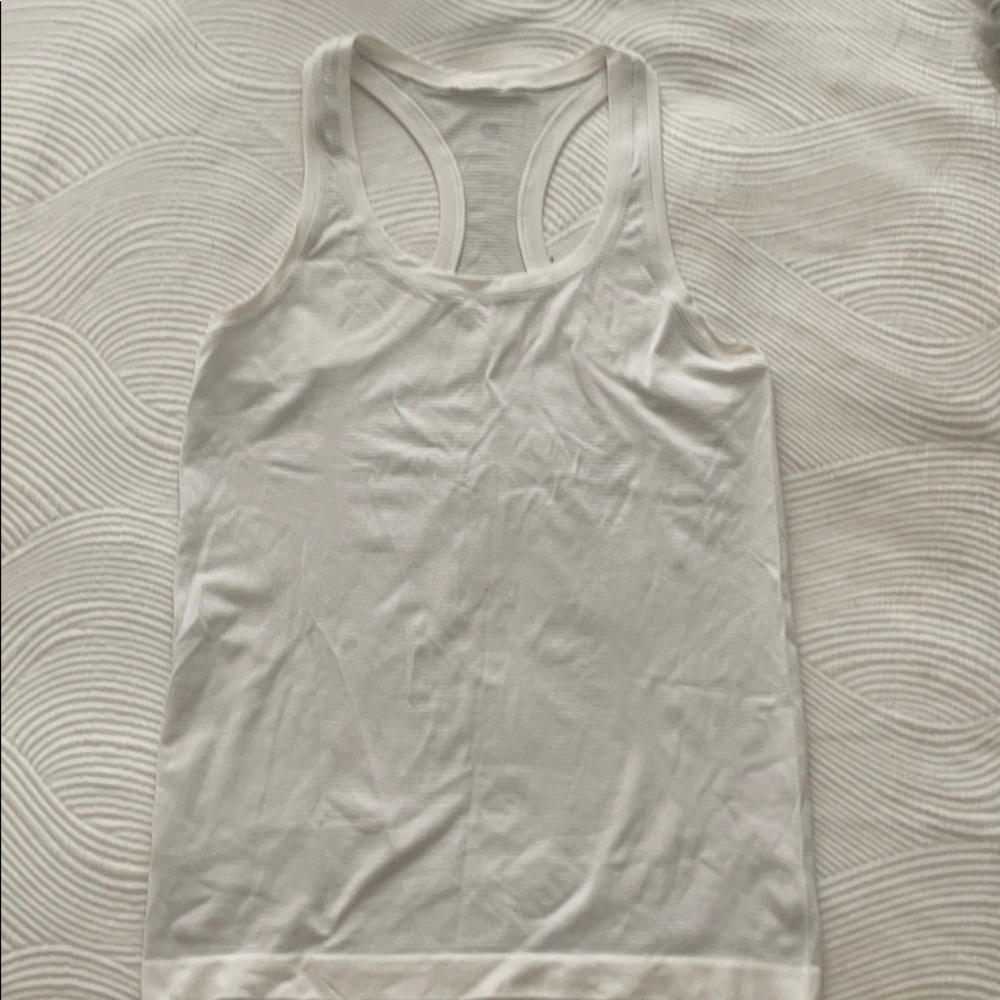 Lululemon size 6 tank